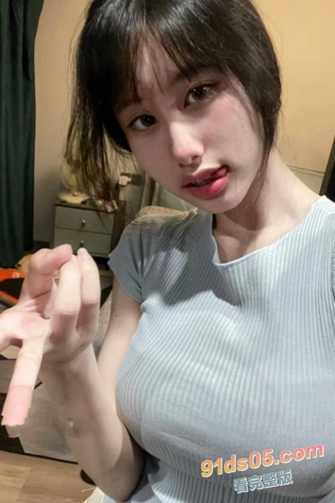 澳洲中央昆士兰大学巨乳留学生 王方悦 居然有两个菊花！自拍自慰爆菊视频曝光！ 图1