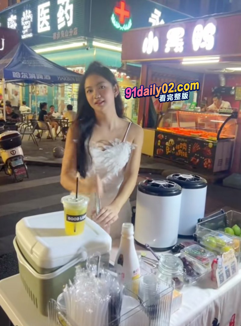 广东清远抖音反差婊「糖糖烧烤地摊造」被抓奸在车 裤子都脱了还喊我们没有做 图3
