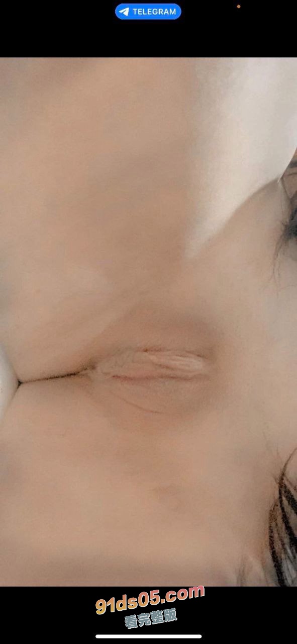IG性感女网红 李奶妍 自拍给前男友的裸照和漏奶视频被外流了出来，奶子又大又软让人看了都想摸 图14