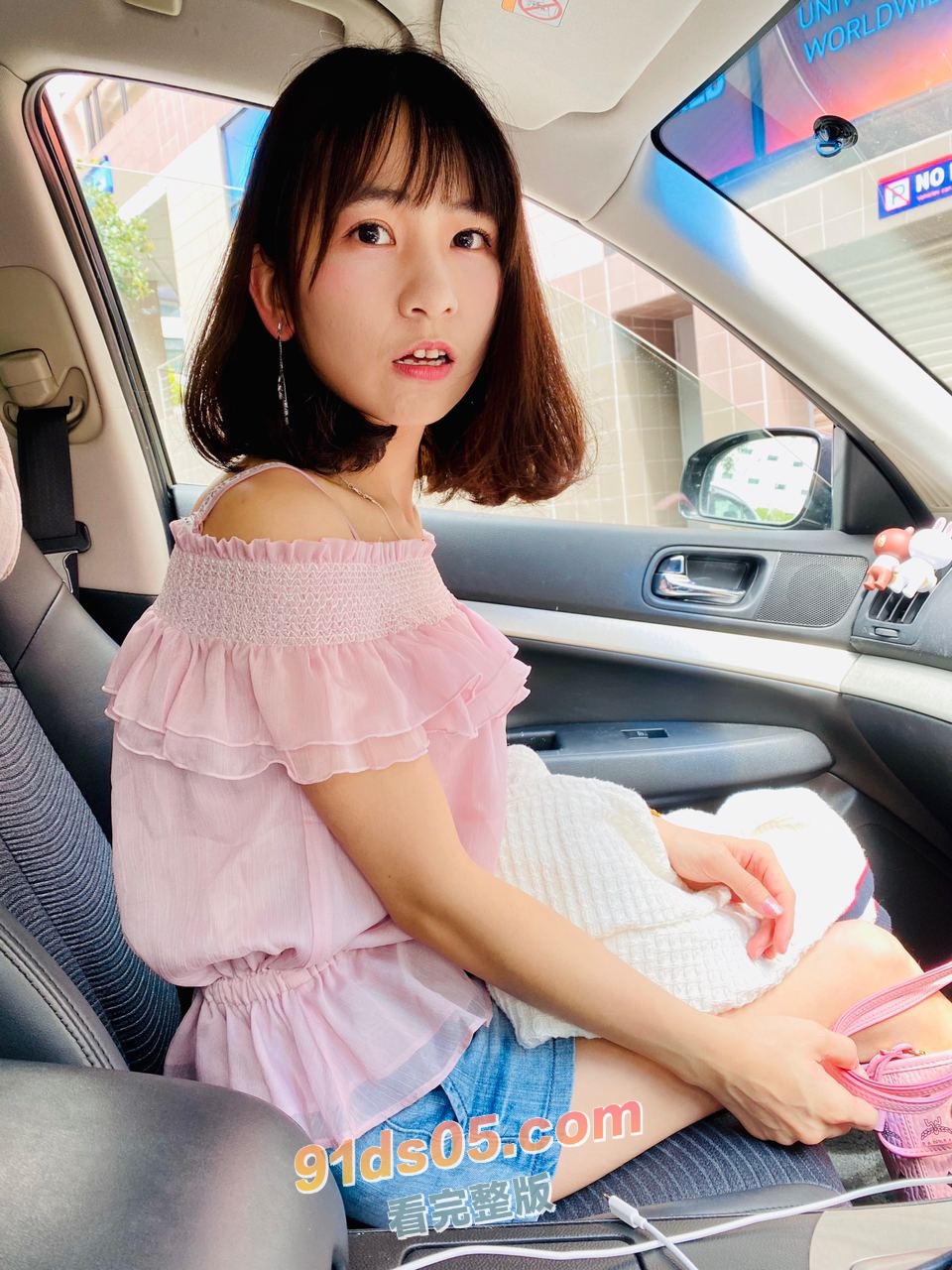 小萝莉打桩合集 身材娇小的萝莉妹子 被炮友粗壮的肉棒抽插 骚穴都要撑爆了！ 图3