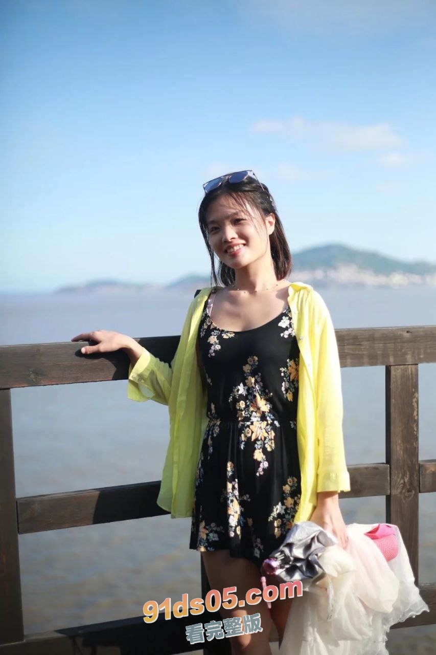 浙江绍兴柯桥反差人妻小少妇 张璞泽 早期与男友的私密性爱视频泄露 吃鸡舔屌那叫一个认真深情 图3