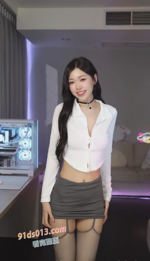 新加坡阿黑颜女神 meriol_chan 超短裙灰丝 展示完美身材 水晶棒自慰翻白眼！