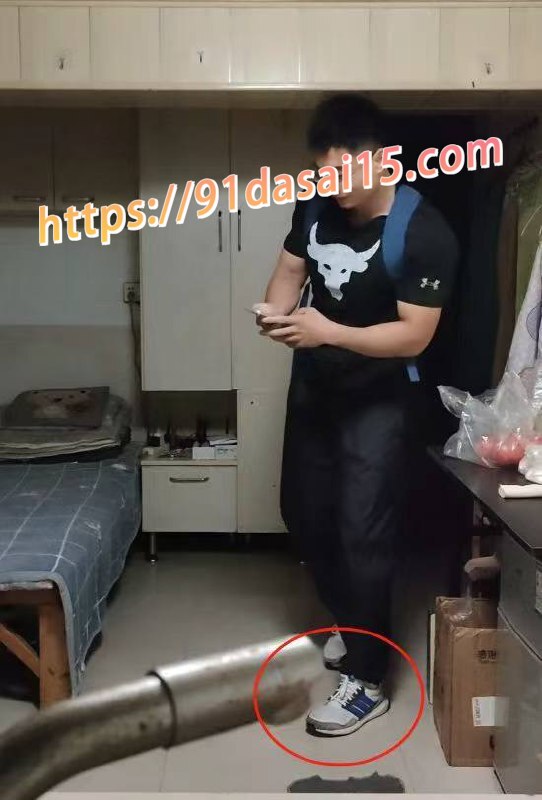 红姐约炮日记之肌肉健身教练 第三次约红姐 虽然是直男但还是喜欢红姐的感觉 情到深处忍不住舌吻红姐！ 图3