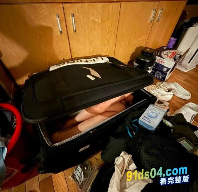 炸裂！CBA球员张兴亮把女友装行李箱带进宿舍通宵补课变软脚虾，第二天比赛只拿了5分 已被广州龙狮禁赛 图2