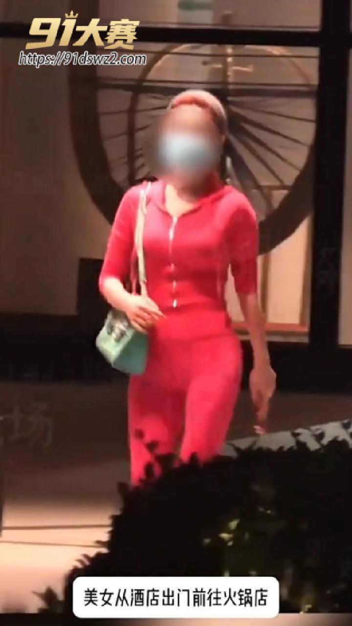 爆料吃瓜 包贝尔监控实锤出轨 包文婧还在臭美发自拍 老公与红衣美女同住一晚 赶紧去收拾你老公吧