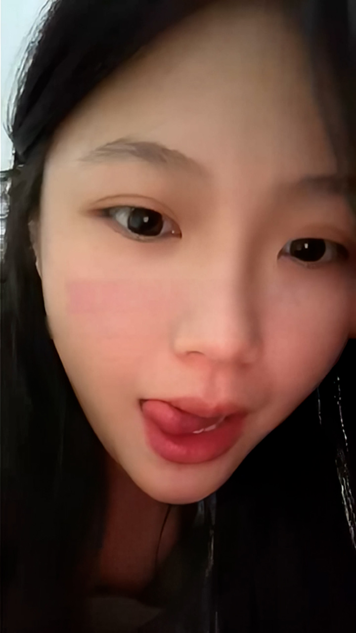 抖音长相清纯网红 我不是倒霉蛋 大尺度定制视频流出 道具自慰馒头肥穴 反差感拉满