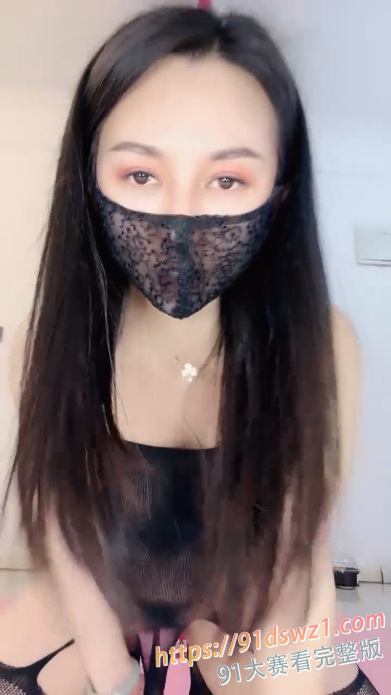 国产主播黑丝少妇钢管舞 各种高难度姿势表演 妖娆的脸蛋配上动作极具诱惑感 图8