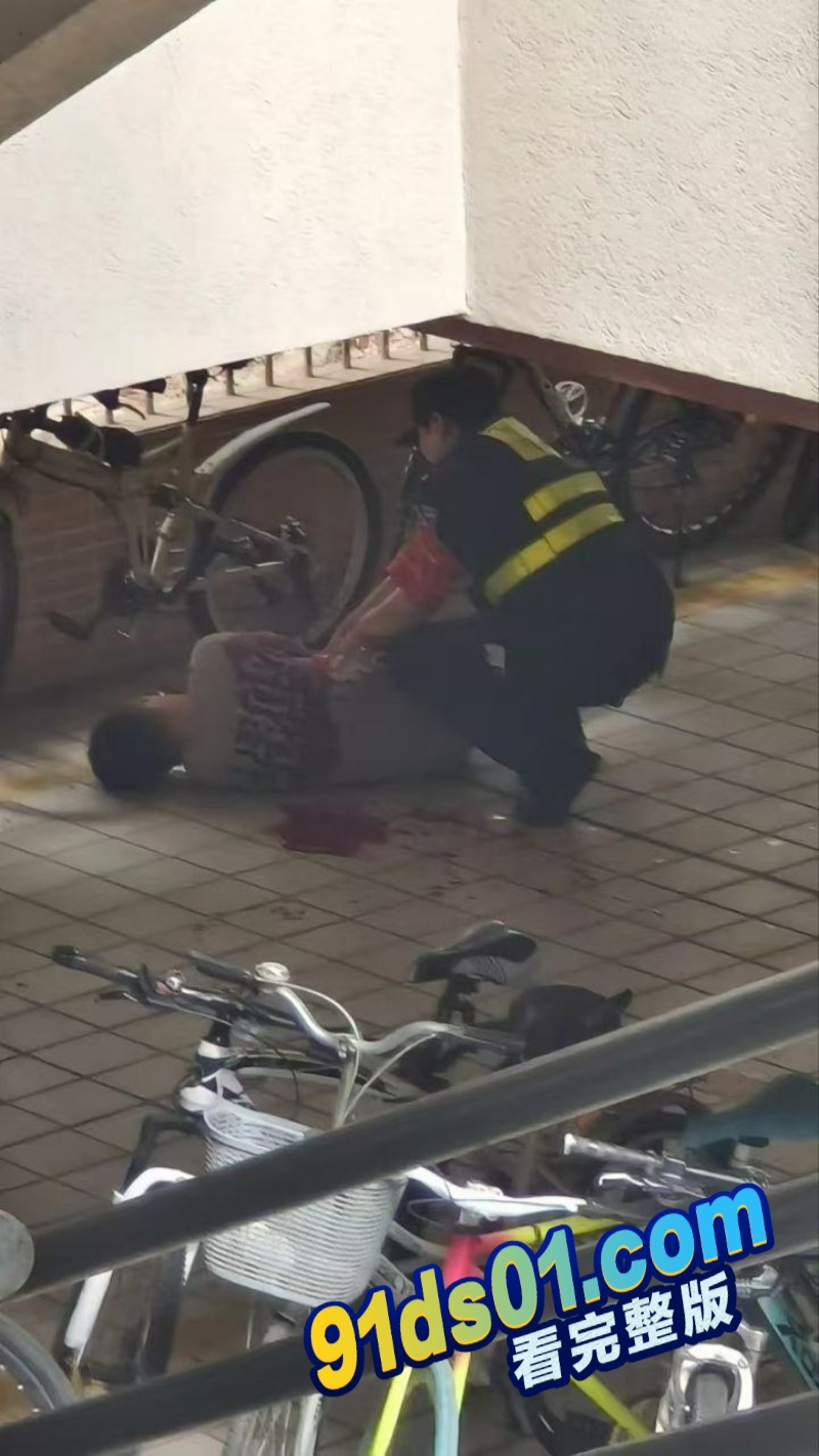广东工业大学 两名学生持械打架事件 棒球棍VS小刀 棒球棍大胜 图4