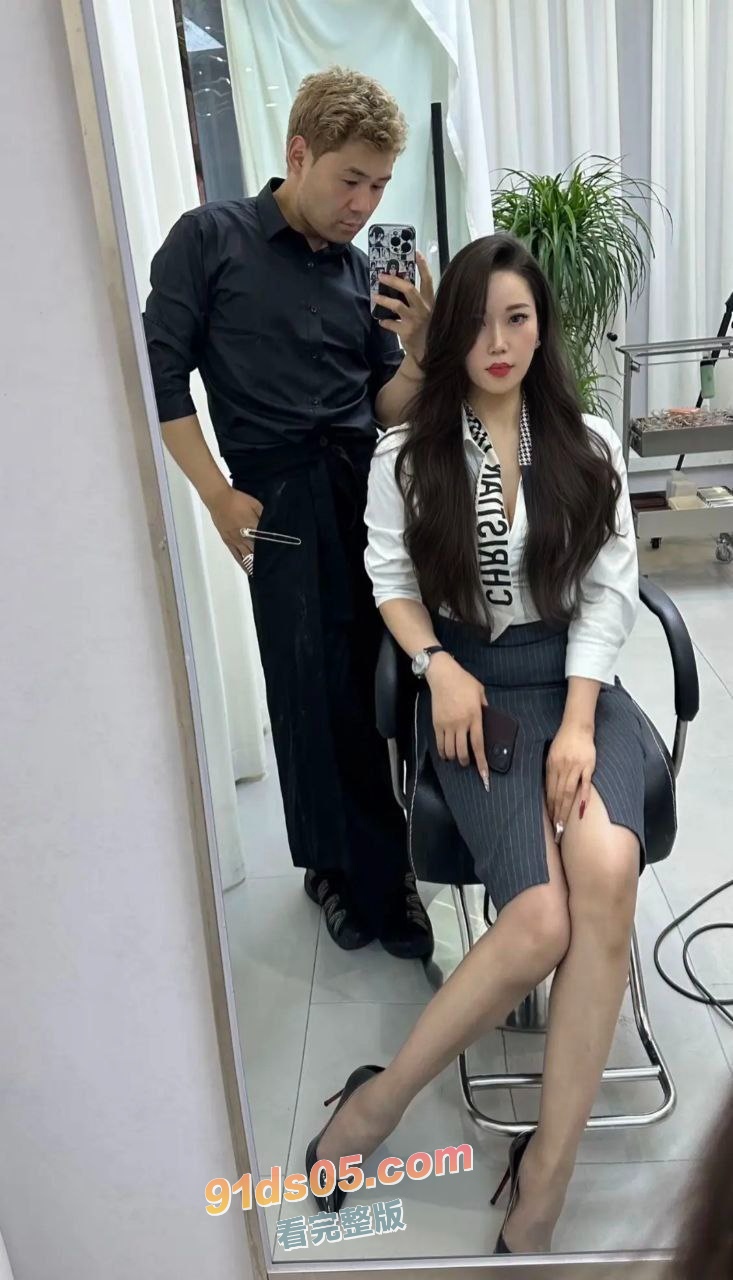 抖音高挑性感御姐网红C姨 定制福利自慰扣穴性爱自拍合集 高贵气质完美身材榨精女神，做金主听话的一只母狗～ 图3
