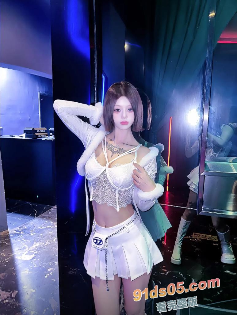 广东 东莞 夜场女DJ 刘晓露 恋爱期间出轨，经常圈老板们的钱遭金主曝光，18岁的小母狗有钱就能操！ 图5