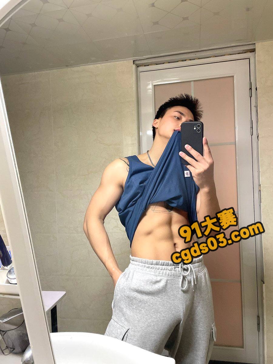 大屌体育生爆操高颜值极品校花 前凸后翘间尤物跟体育生简直是绝配！ 图4