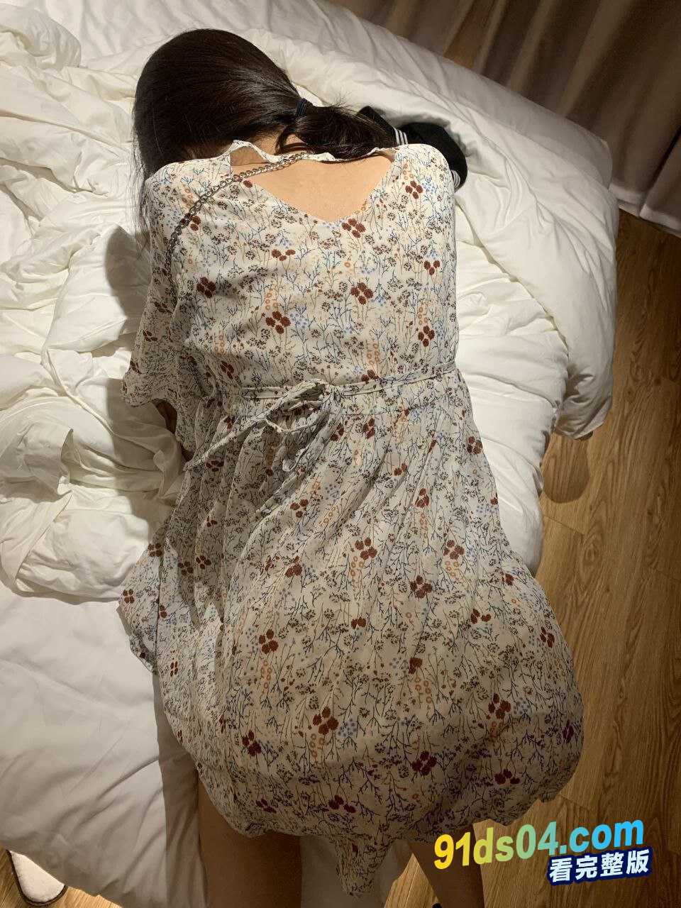 德州学院大二校花性爱泄密 被金主带到酒店开发水润嫩穴 风油精滴穴调教爽到直冲天灵盖 图22