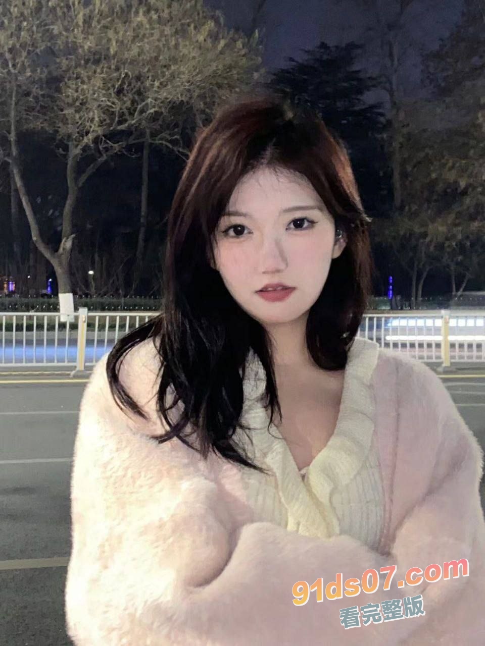 广东 珠海艺术职业学院 李思涵 18岁萝莉女大学生 又纯又欲喜欢口交舔鸡巴 被包养的金主爸爸爆操成母狗 图2