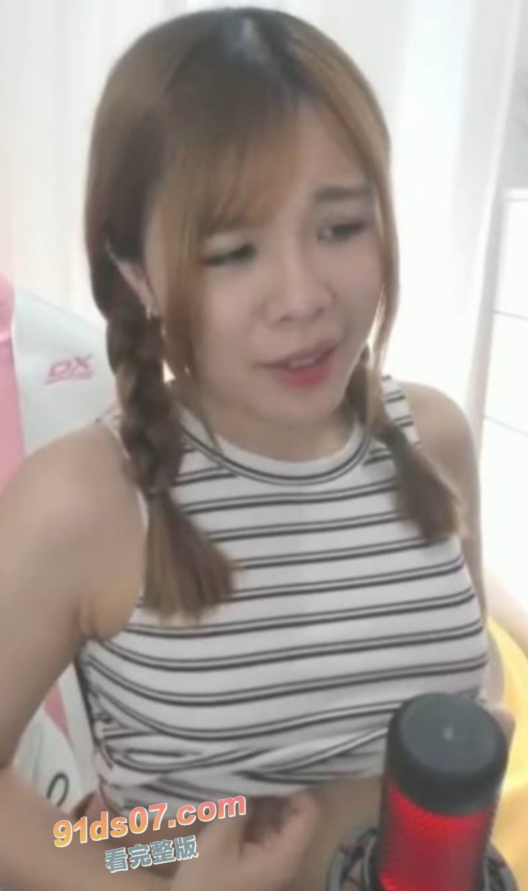 香港著名电玩女主播KOL高颜值美女 X小悠 大量不雅视频被流遍全网 还是个巨乳肥臀的顶级母狗呢！ 图1