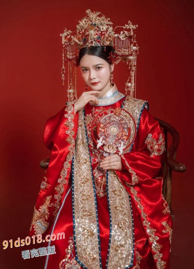 新婚不到一个月出轨，看着文静，但上了床就变骚逼母狗！ 图3
