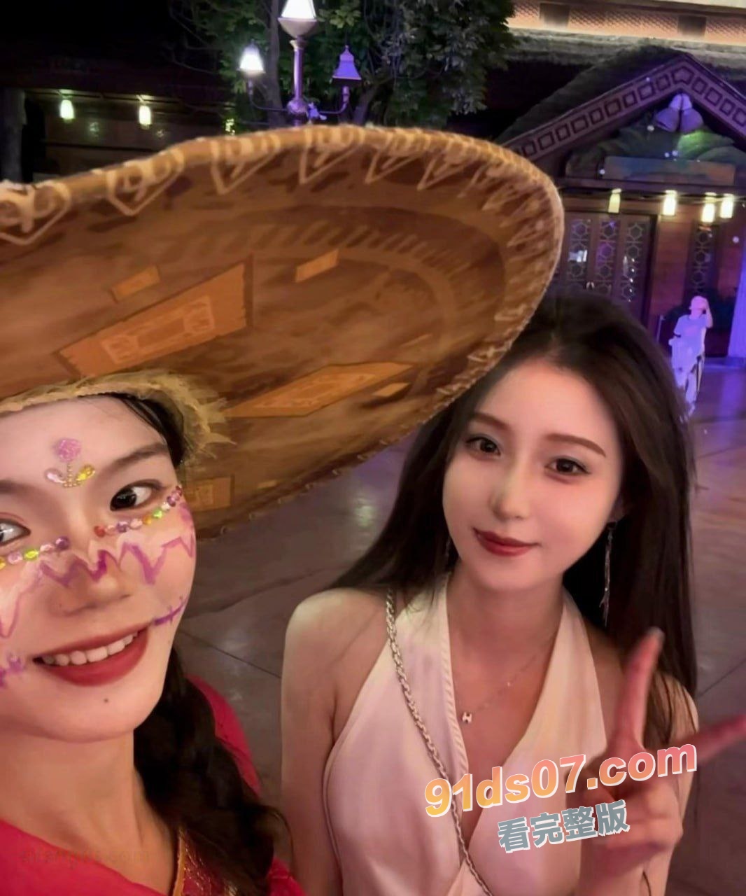 哈尔滨大学反差校花宋婷 被男友调教成泄欲母狗 黑丝美腿跪地后入吞精无所不能 图5