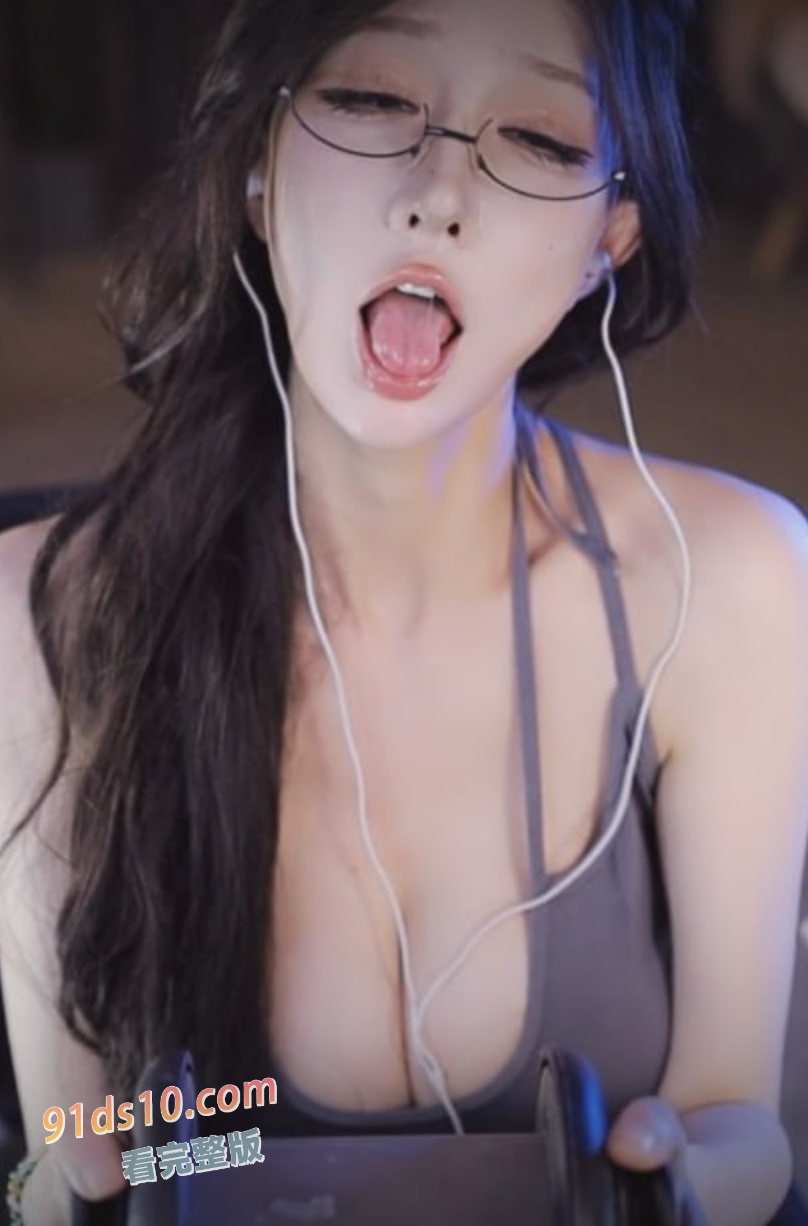 虎牙女神张爱玲最新会员祭定制福利 姐姐的小憩 火热上线！ 图4