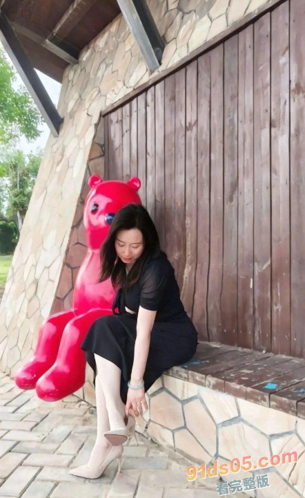 和美容院的熟妇到酒店开房，她老公到酒店查房 操逼差点被她老公抓到，快被吓阳痿了。 图3