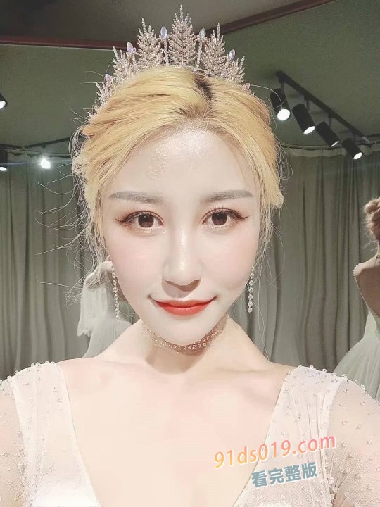郑州夜店女DJ吴曼嘉和社会男友性爱自拍被曝光!小骚货被玩得欲罢不能。