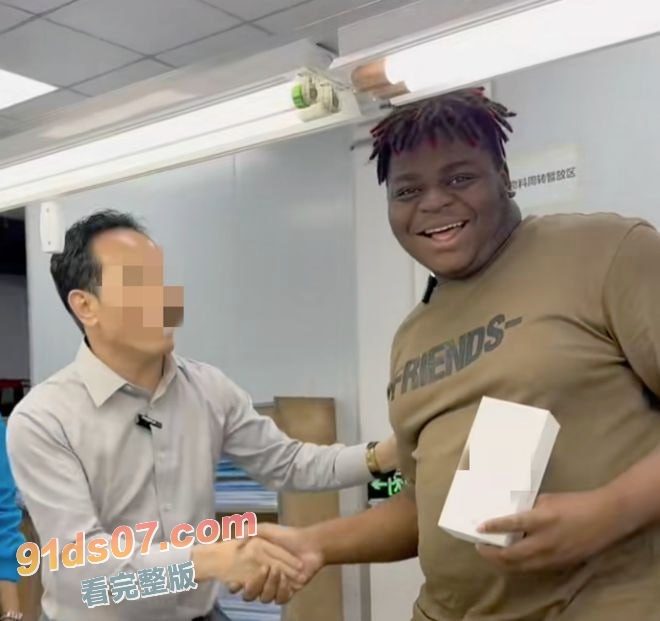 战狼2 吴京干儿子 小黑下海黄播带货伟哥！ 小黑胖子疑似转行干网黄了 网络带货卖伟哥 约女神做爱亲自体验伟哥效果！ 图4