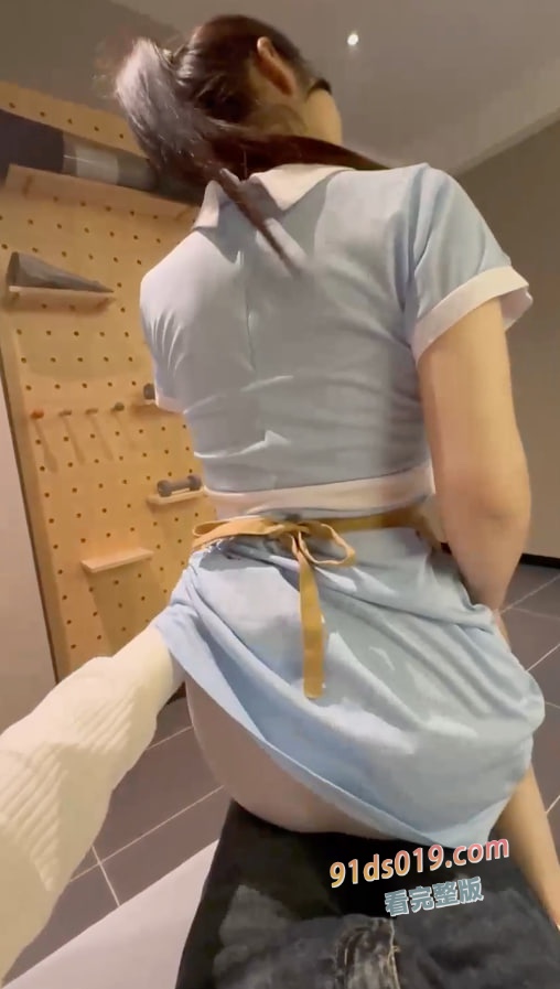 在好利来上班的姐姐让她穿上工装先灌肠清洗然后爆菊肛射！ 图6