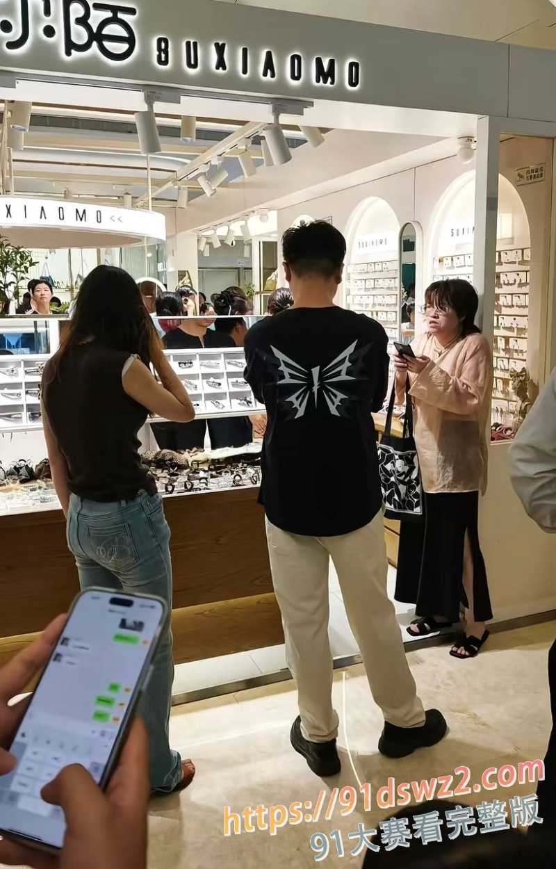 江苏南通如皋吾悦广场抓小三互殴上热搜 厂长臧洋出轨小提琴老师 原配崩溃质问！ 图11