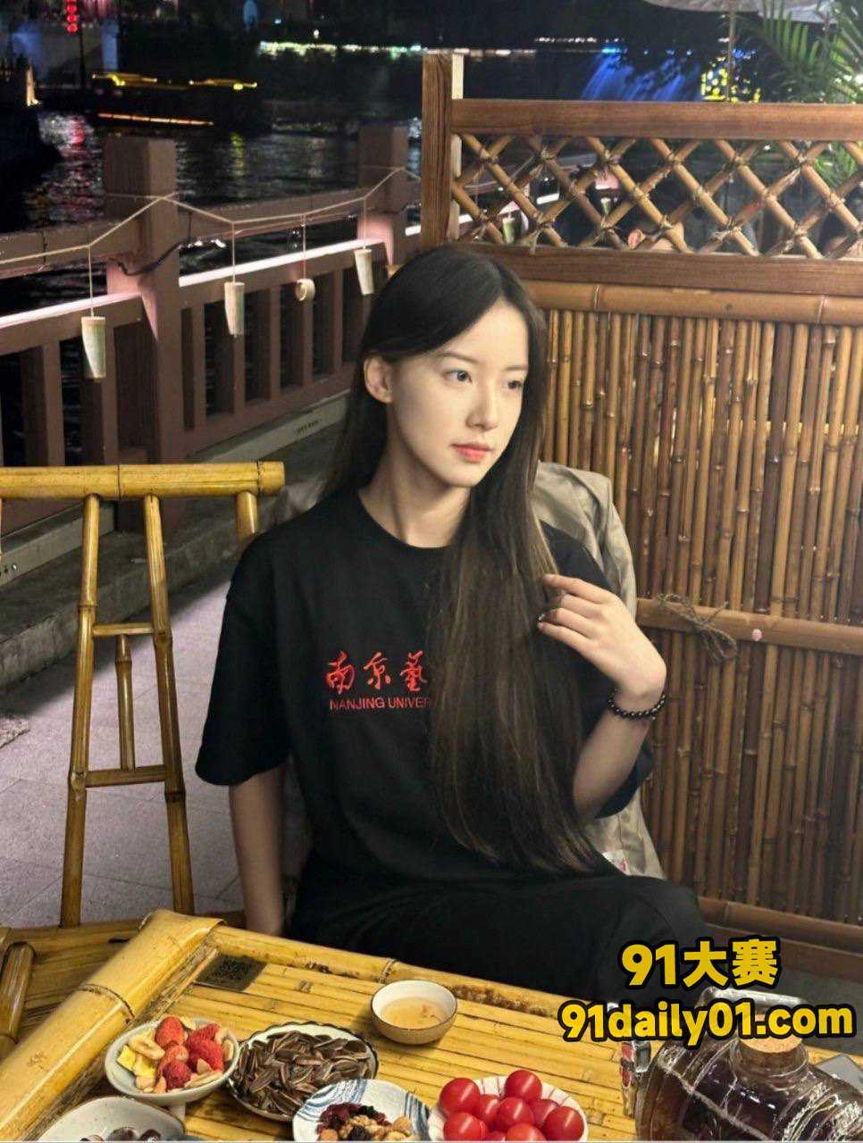 南京艺术学院 高颜值女校花 林辛梓 与男友私密小视频泄露 站立后入直接操哭！ 图5