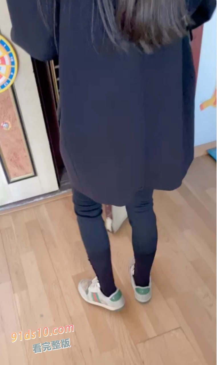 嫂子穿着透明内裤忍不住来我家找我 被我操到嫂子叫爸爸 ！ 图2