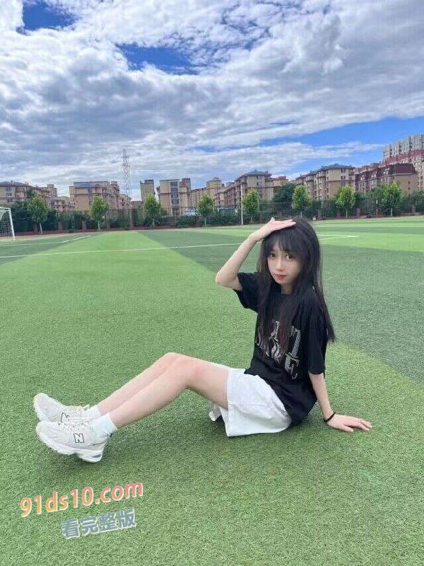 广州大学大一学妹 覃欣如,刚入学没多久就被教官拉出去调教,吞精吞鸡!