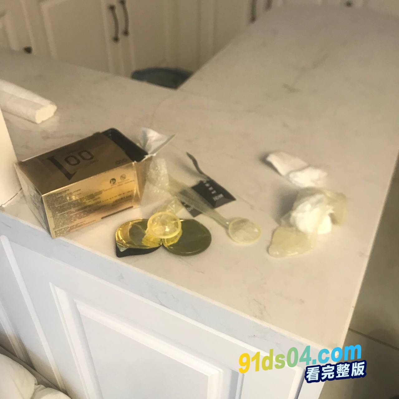 震碎三观！哈尔滨反差母女同时出道 女儿裸聊视频流出 雪白大奶掰逼自慰 小骚货被男友干尿后全身瘫软 图3