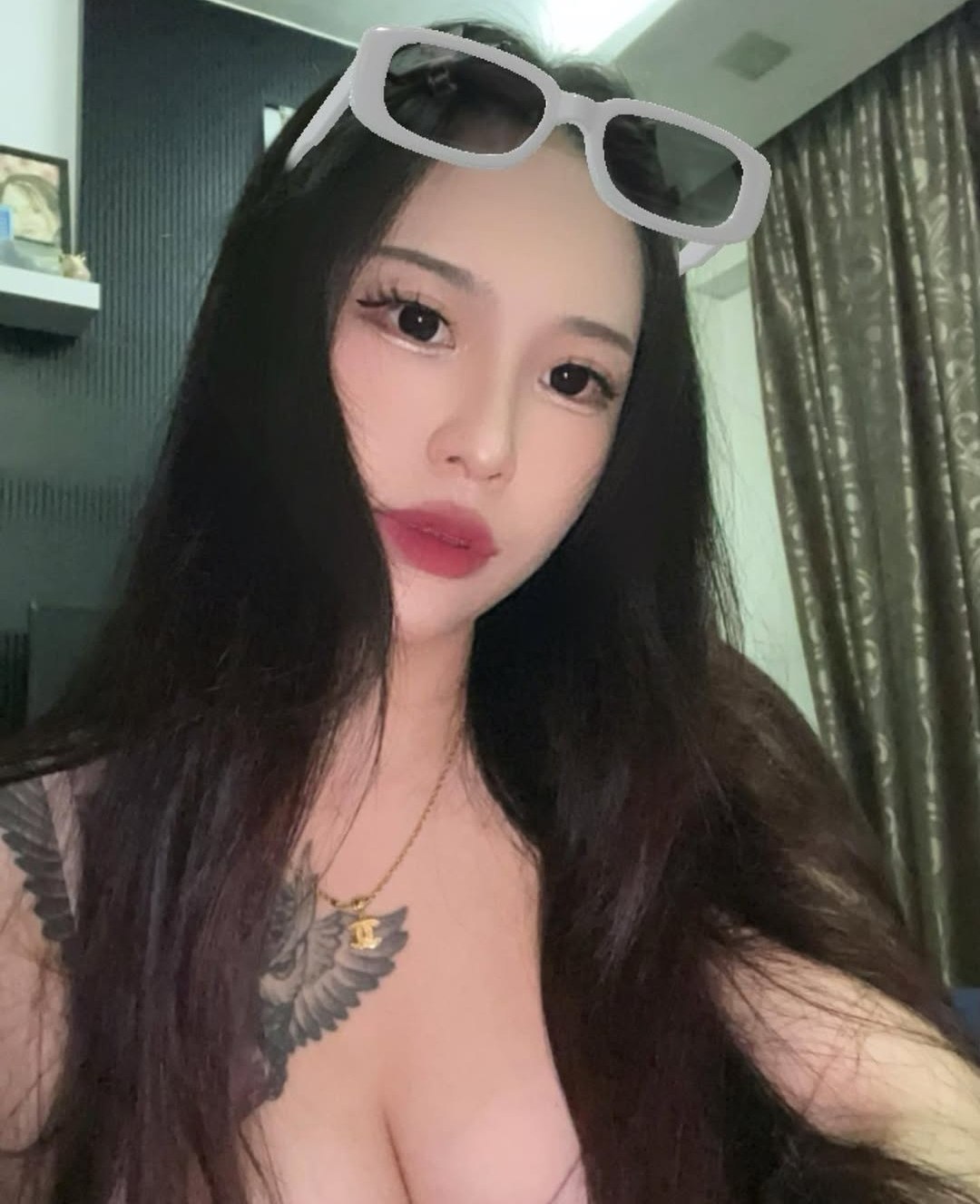 极品颜值网红 Chyi Jun 与前男友自拍视频 露脸口交乳交 肉棒直插怕痛