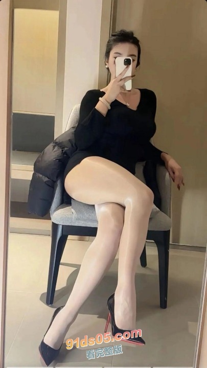 大神给长腿美胸的姐姐带上狗项圈,调教,m初体验,无套,超级顶