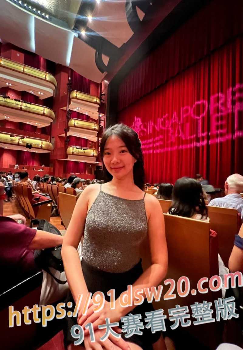 极品高颜值模特 Angela 与前男友早期在酒店里自拍 露脸舔逼视频曝光 图6
