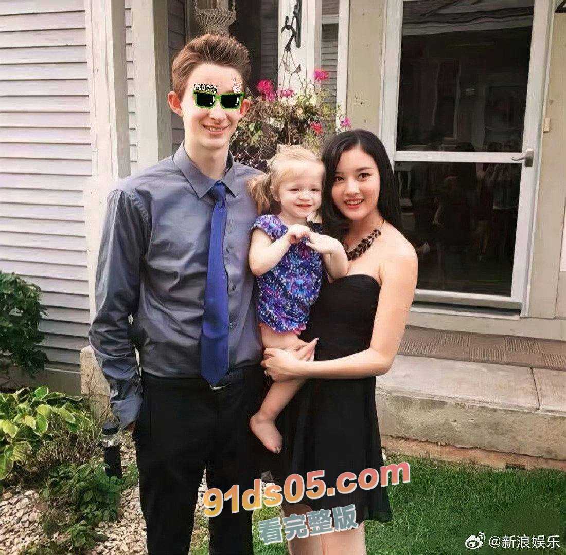 近期小红书 一位白人男性在小红书放出大量他和 宋祖儿的照片 希望能再次联系到她 宋祖儿工作室对此回应并不是前男友～ 图15