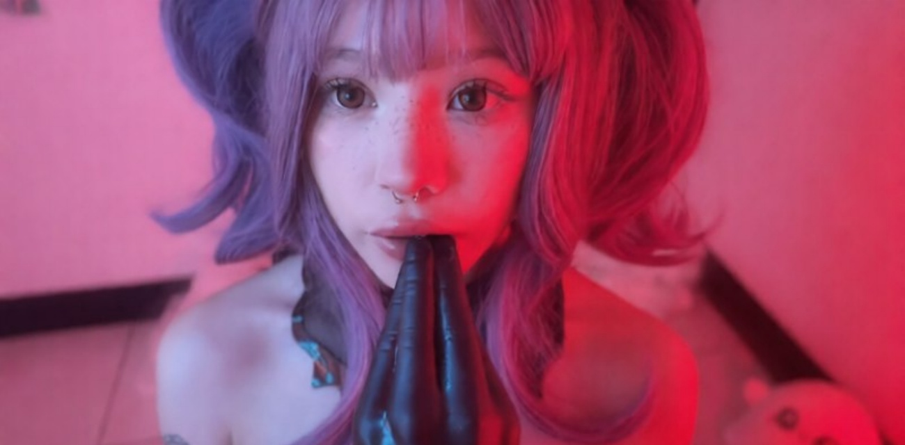 OnlyFans欧美女神DreamyMoo化身恶魔 道具猛插白虎嫩穴自慰 彻底沉浸在快感里