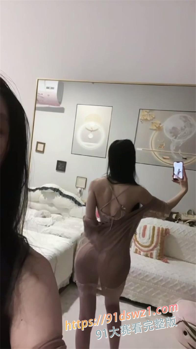 抖音健身网红 磕着瓜子脸的猫 第二期 性感比基尼黑丝蜜桃臀 观音坐莲幻想全开 图2