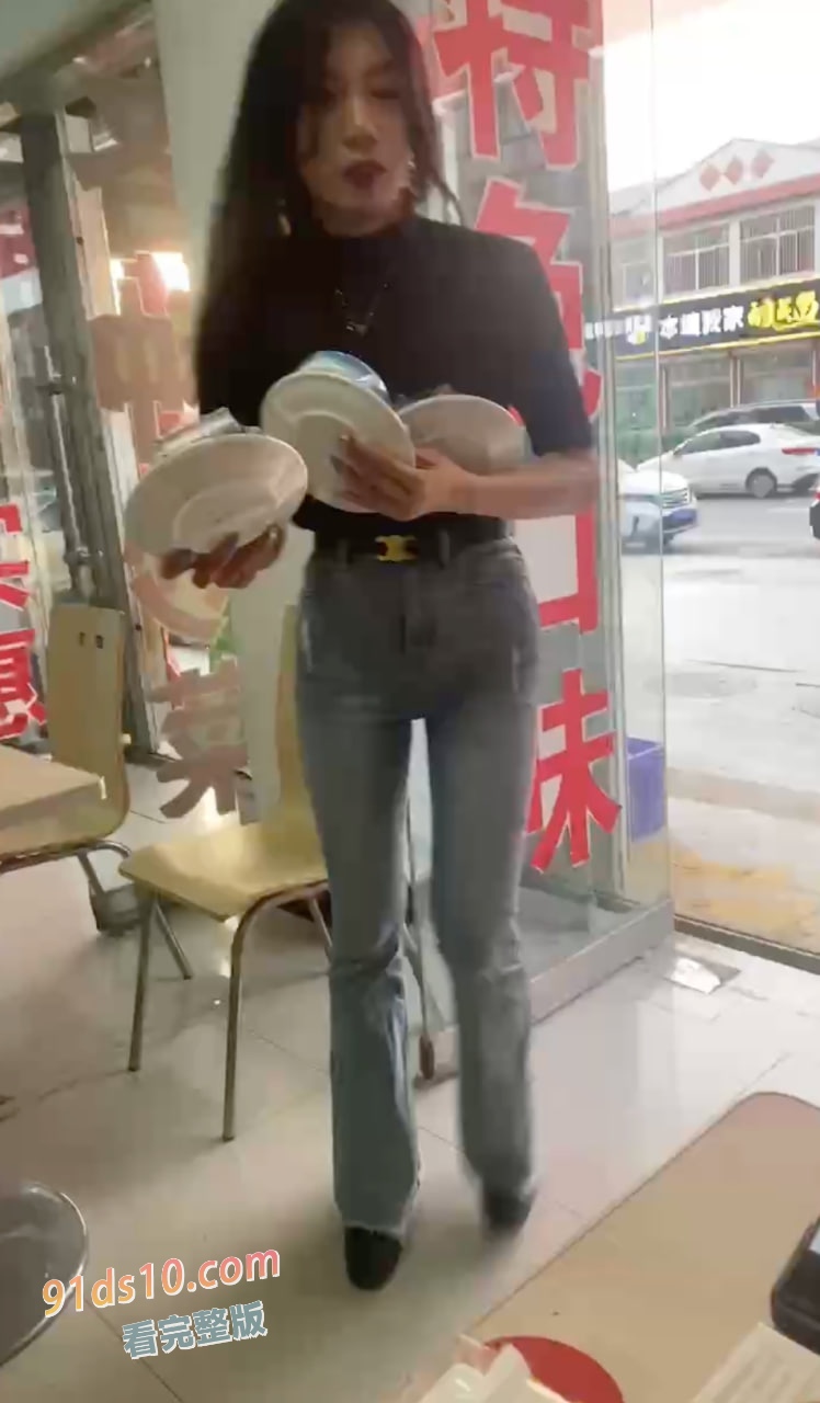 山东烟台莱州沙河王木木烧烤店老板娘，外号“喷泉小镇”，裸视频流出震爆全网！莱州三部曲！