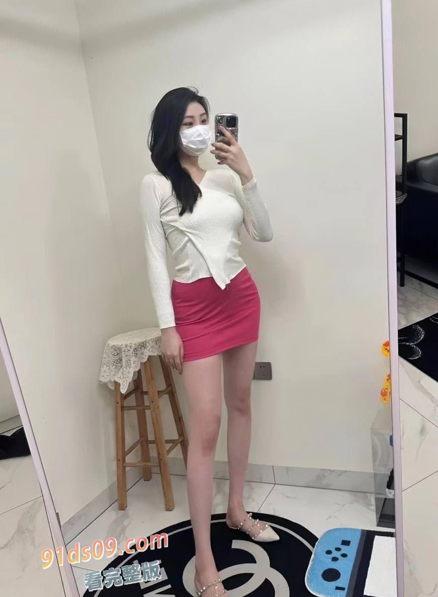 金融学院大长腿御姐 梁曼莉 在学校里有男朋友还去搭勾富二代，只让富二代操不让男友操 骚级了！