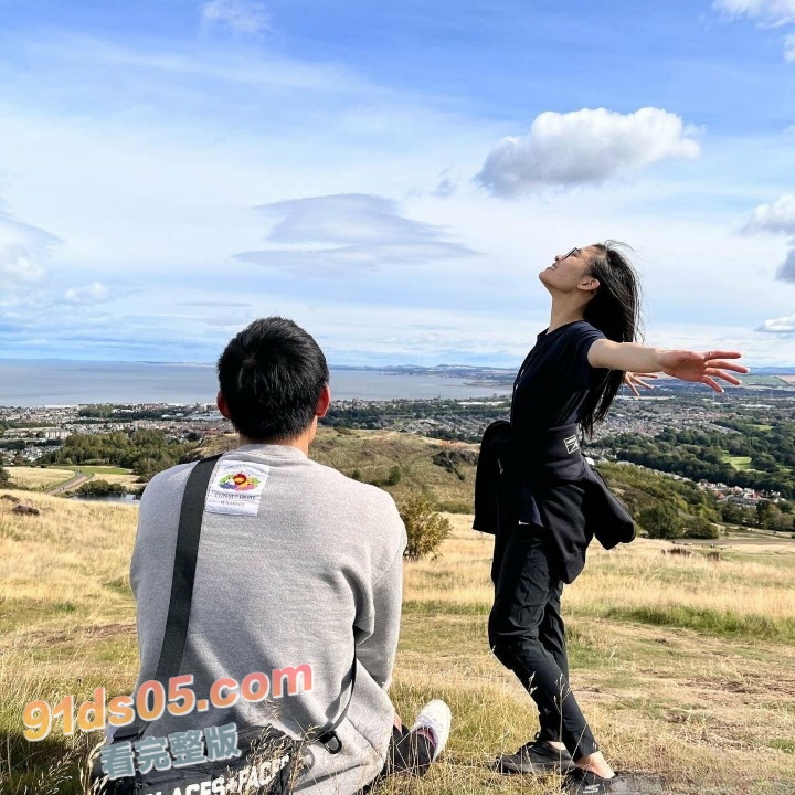 澳大利亚留学舞蹈生 吴珺珊 出去后彻底放飞自我 自拍裸照吃鸡巴 各种约炮啪啪 骚母狗一只 图2