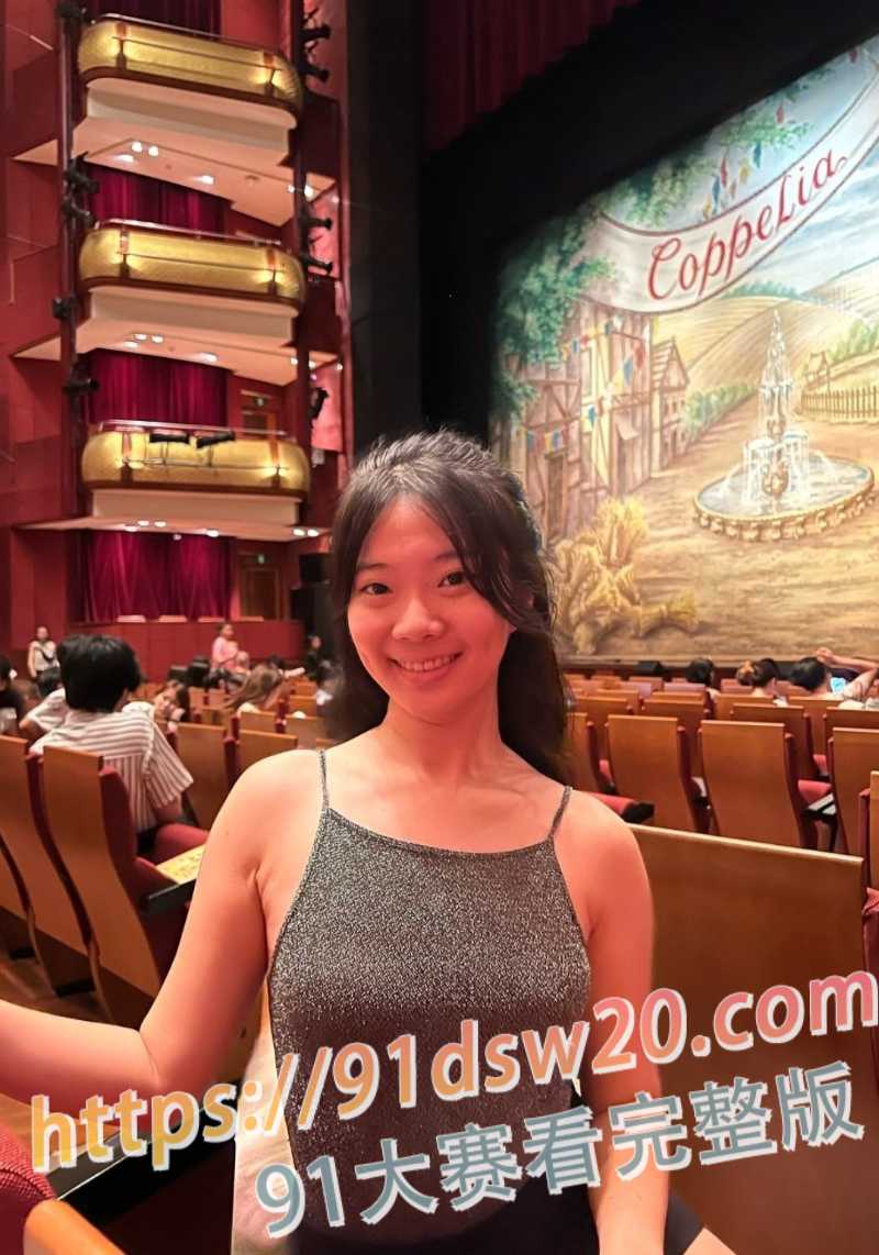 极品高颜值模特 Angela 与前男友早期在酒店里自拍 露脸舔逼视频曝光 图5