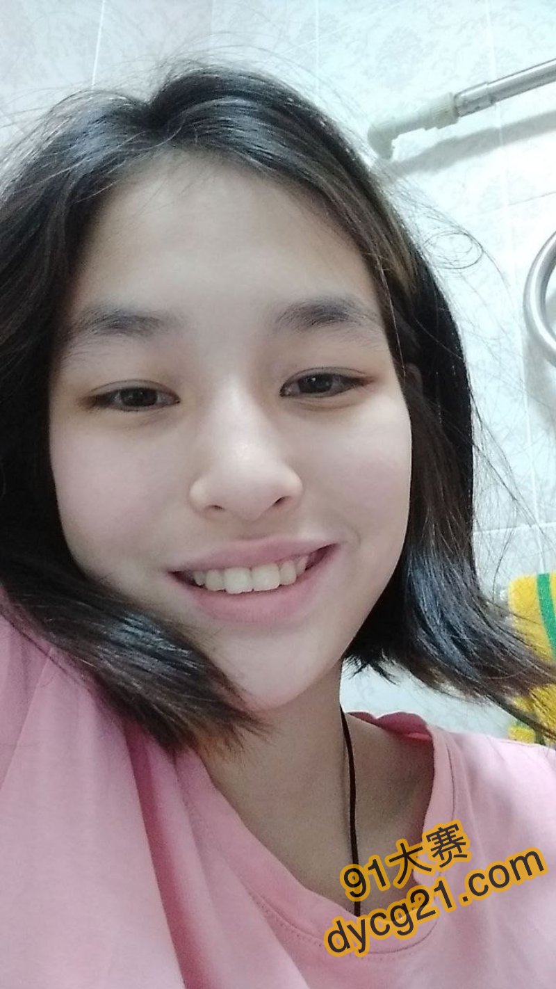 清纯学生妹居家自慰 白皙大奶白虎嫩逼 现在学生妹发育的也太好了 反差感拉满