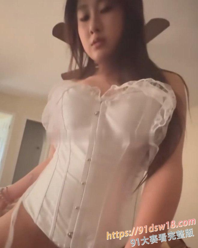 鼓浪屿酒馆老板娘 袁敏 不雅视频完整版 床上被随意玩弄大力抽插蜜穴表情淫荡无比 图1