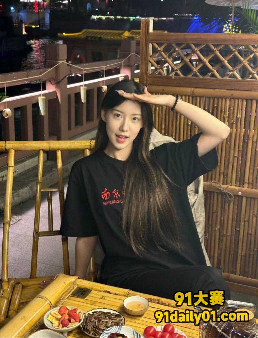 南京艺术学院 高颜值女校花 林辛梓 与男友私密小视频泄露 站立后入直接操哭！ 图3
