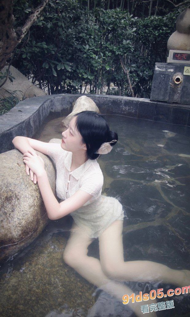 极品女神 户外温泉野战系列 清纯嫩妹被油腻男疯狂打桩 淫叫声隔壁都听到了！ 图6