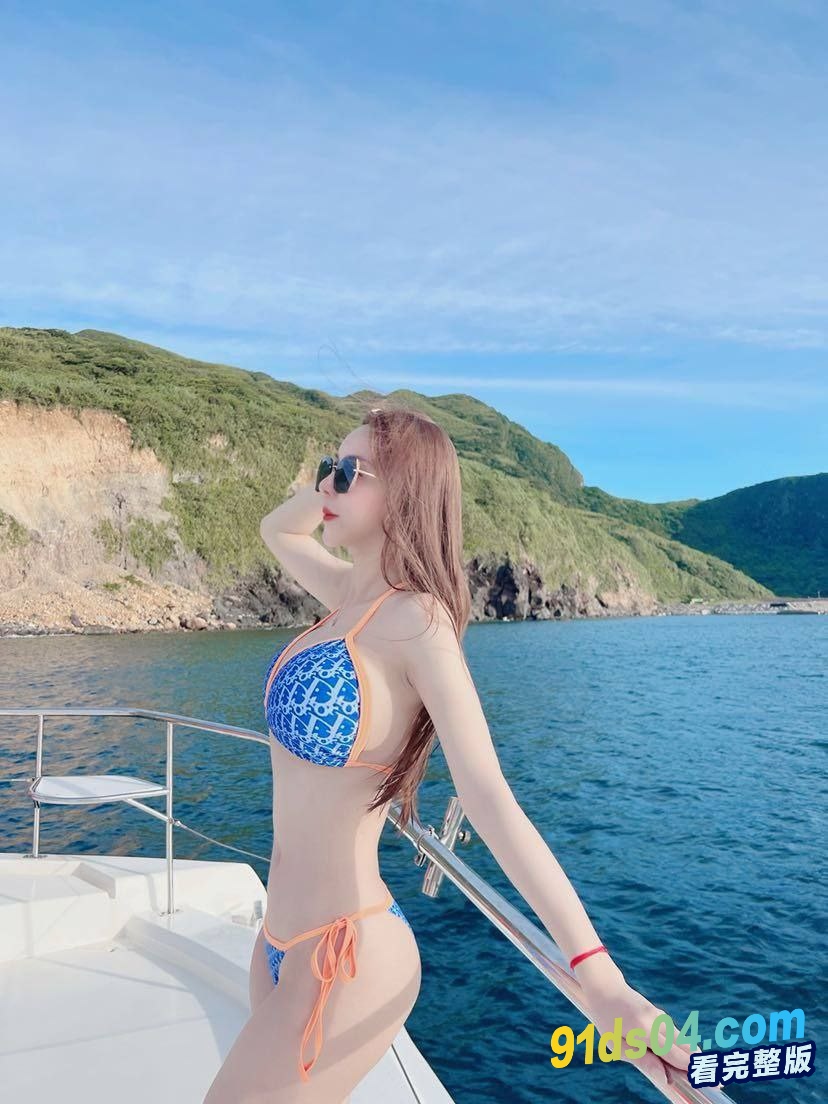 台湾抖音queena昆娜泄密 身材颜值都很高的一个御姐少妇，人前端庄的人妻 人后骚母狗，掰开骚穴给你看 图3