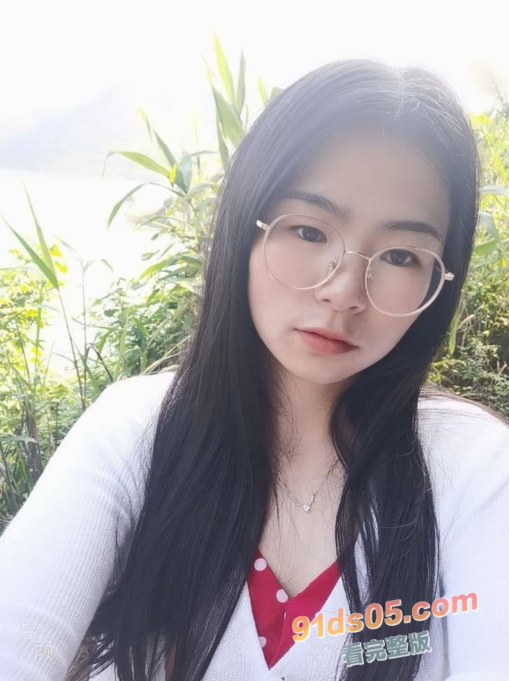 江西萍乡眼睛婊女老师！ 超绝良家气质顶级母狗 人骚瘾大满脸欠操的表情 图2