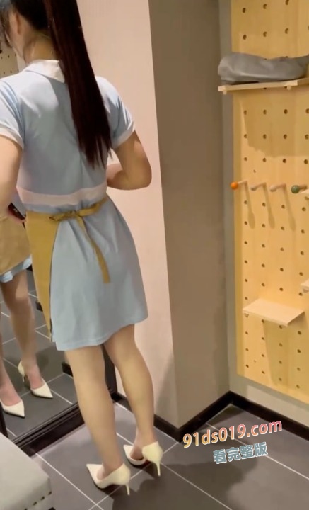 在好利来上班的姐姐让她穿上工装先灌肠清洗然后爆菊肛射！ 图7