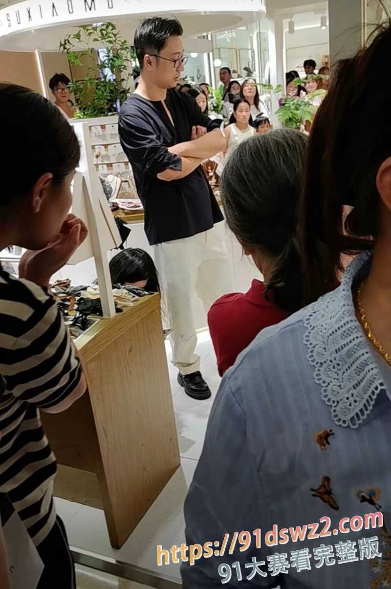 江苏南通如皋吾悦广场抓小三互殴上热搜 厂长臧洋出轨小提琴老师 原配崩溃质问！ 图19