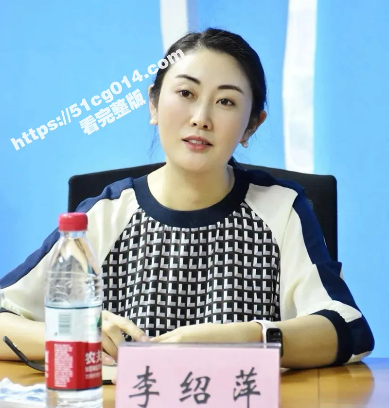 官场炸裂大瓜!⻓沙⼥局⻓李绍萍后续:乱伦、师生恋、酒后乱性、权⾊交易、炸裂孕照勾引外甥 震碎三观!
