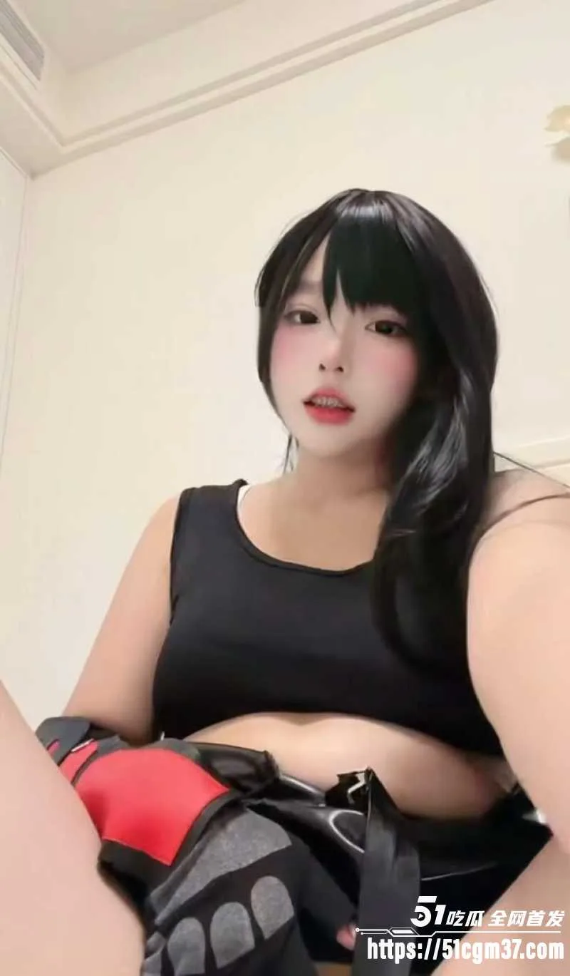 推特白虎蜜穴 兔宝大人 赛车手套装金主激情后入 美乳肆意蹂躏浪叫发骚!